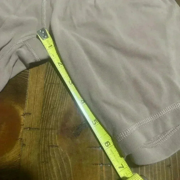 ARITZIA TNA BUTTER Cheeky Hi-Rise 7" Short Size XXS (colorway sold out online) - Picture 6 of 6